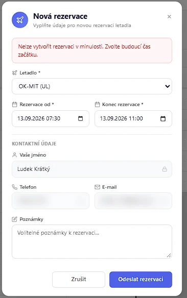 Formulář nové rezervace letadla s upozorněním, že rezervaci nelze vytvořit v minulosti